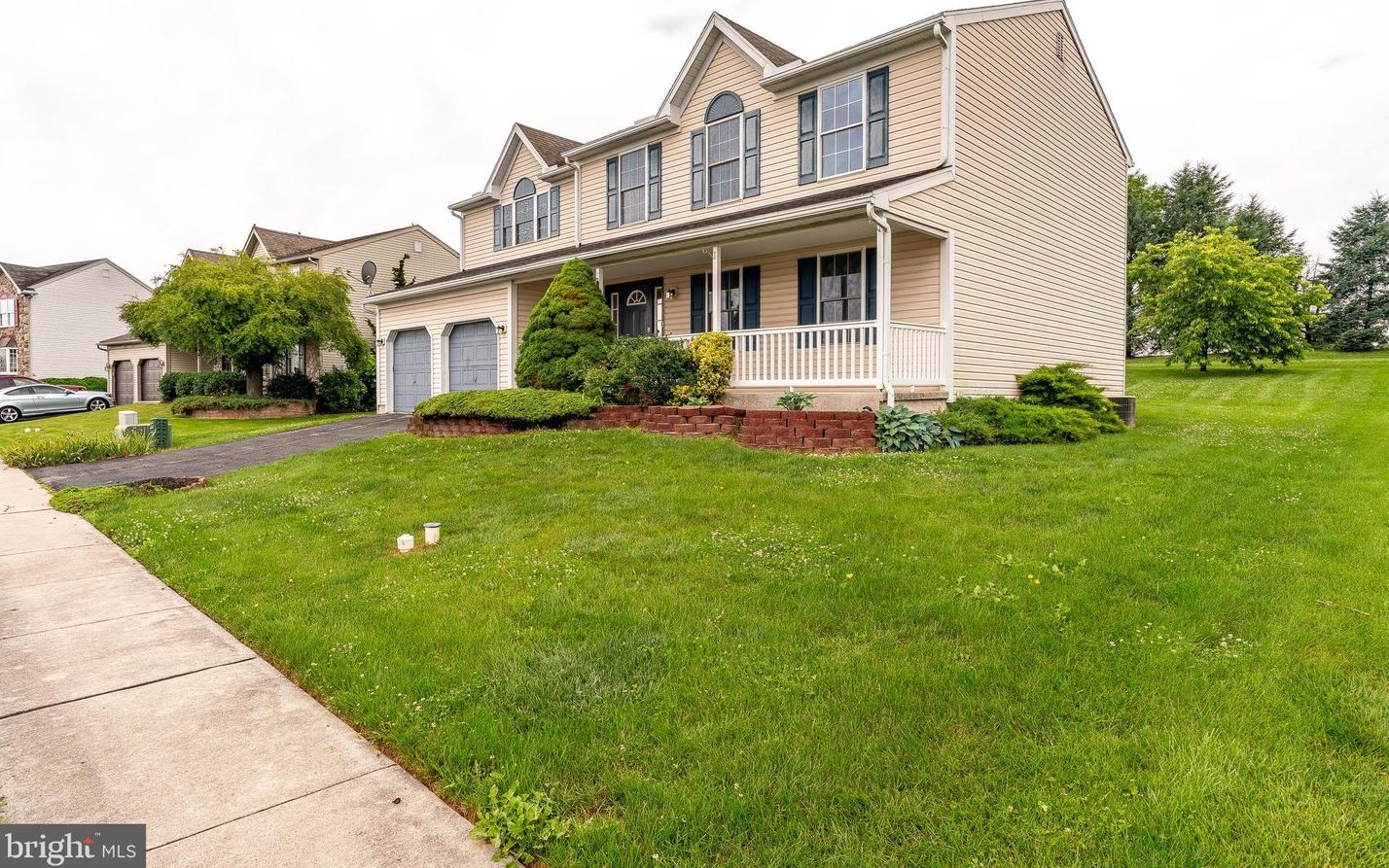 23 Roxberry Dr, Reading, PA 19608-9377