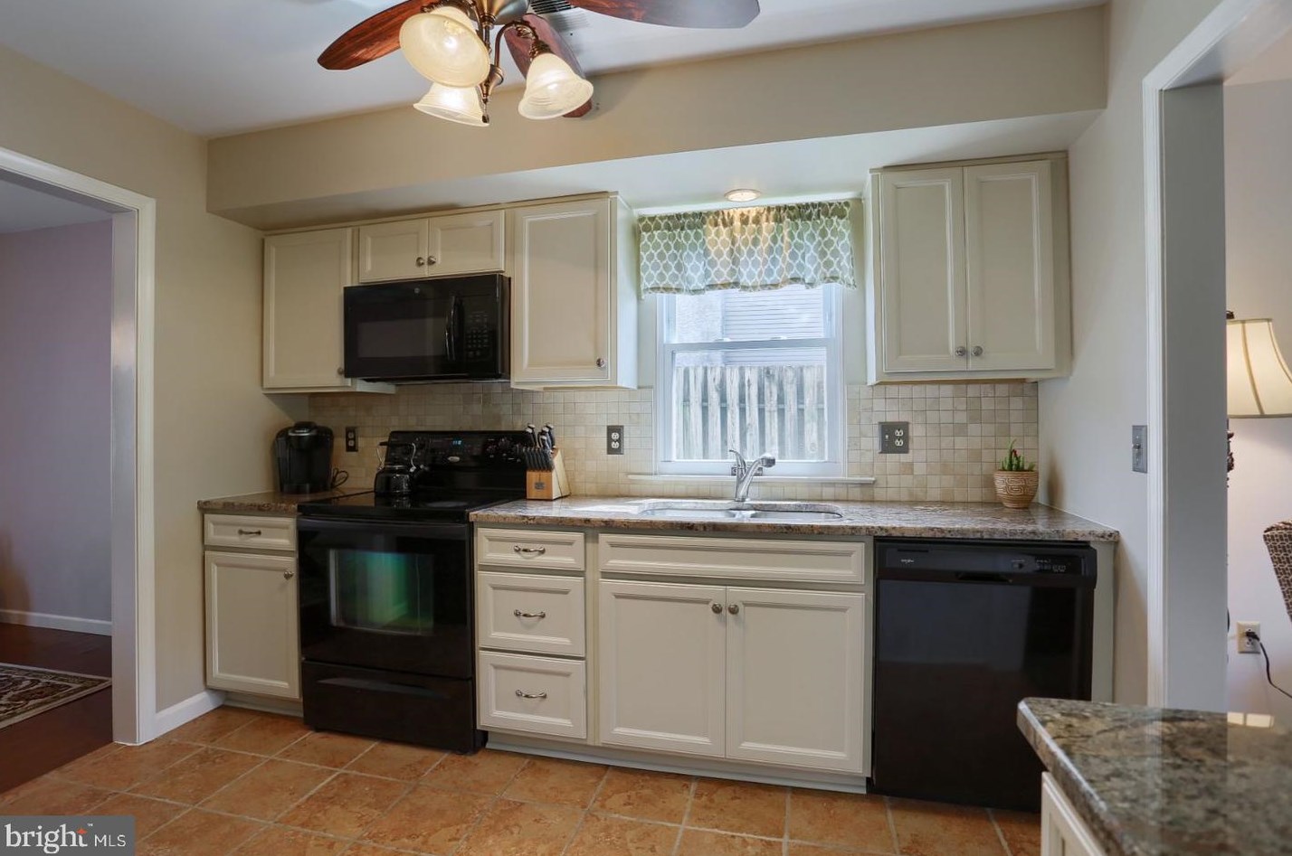 1910 Gring Dr, Reading, PA 19610-1428