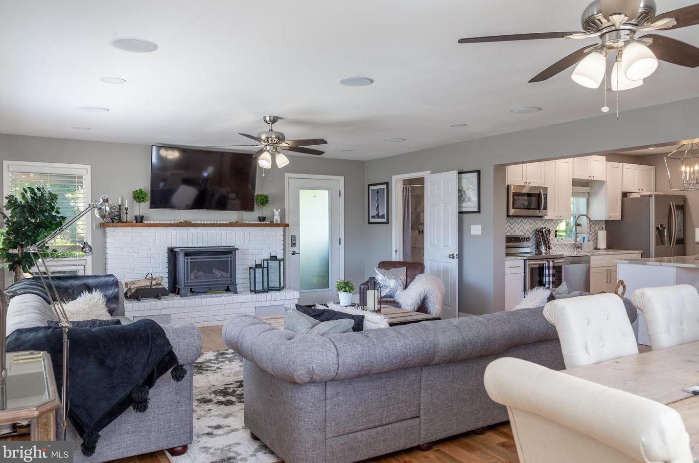 38 Magnolia Dr, Mertztown, PA 19539-8838