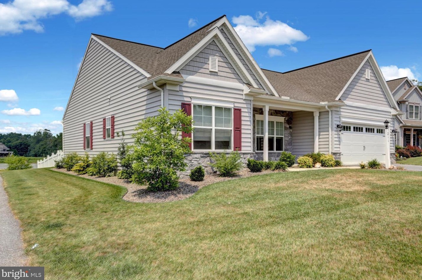 211 Copper Beech Ln, Womelsdorf, PA 19567-7013