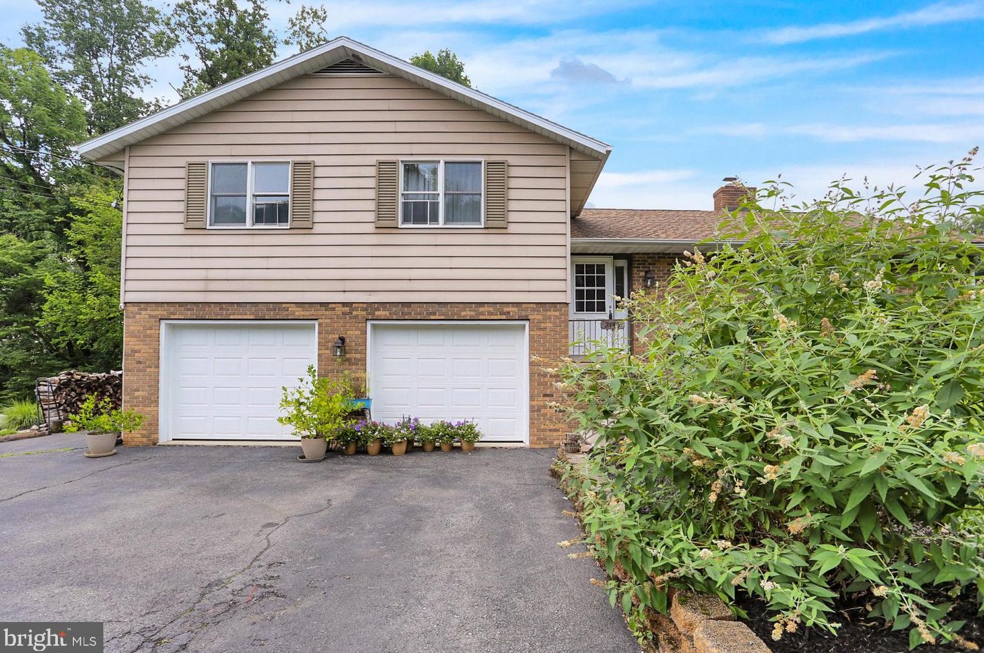 2145 Georgia Rd, Spring Valley, PA 19560