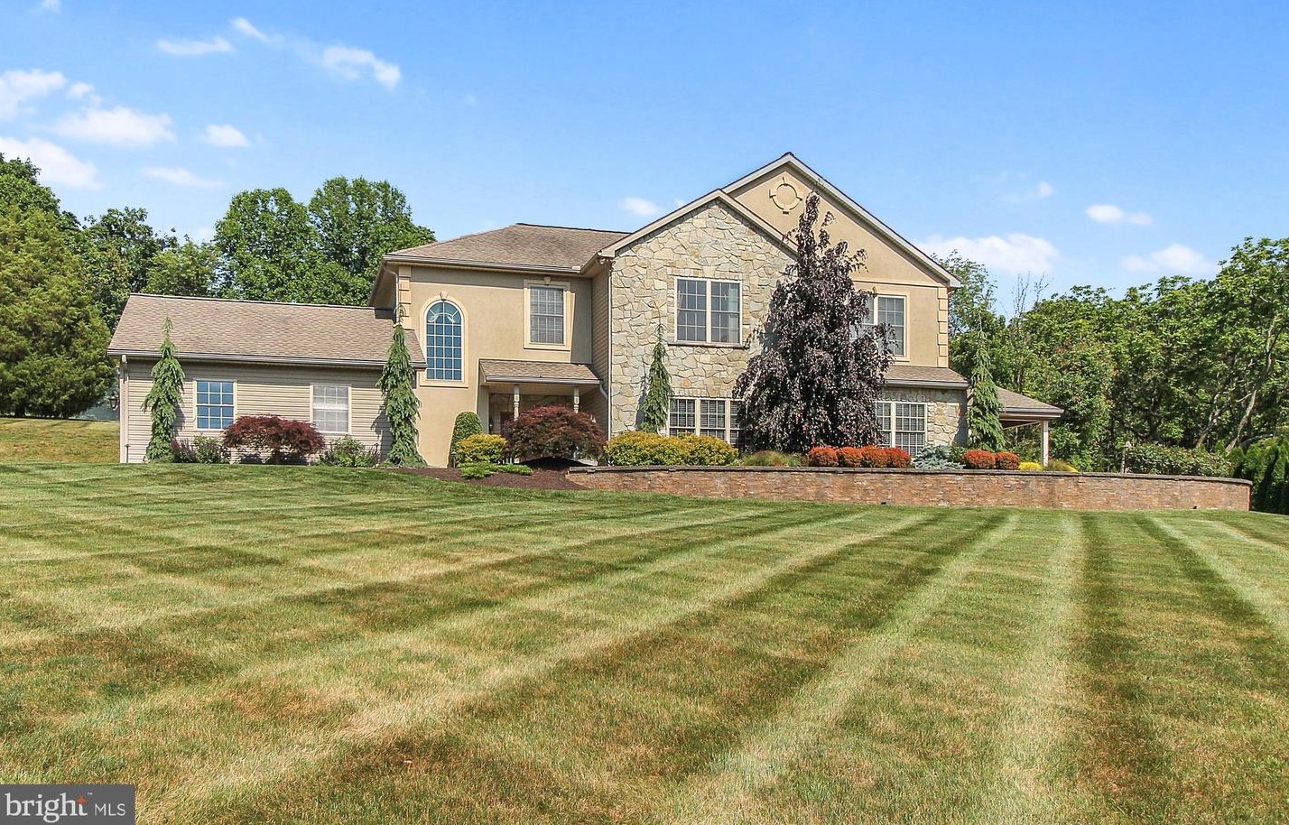 530 Gouglersville Rd, Reading, PA 19608-9225