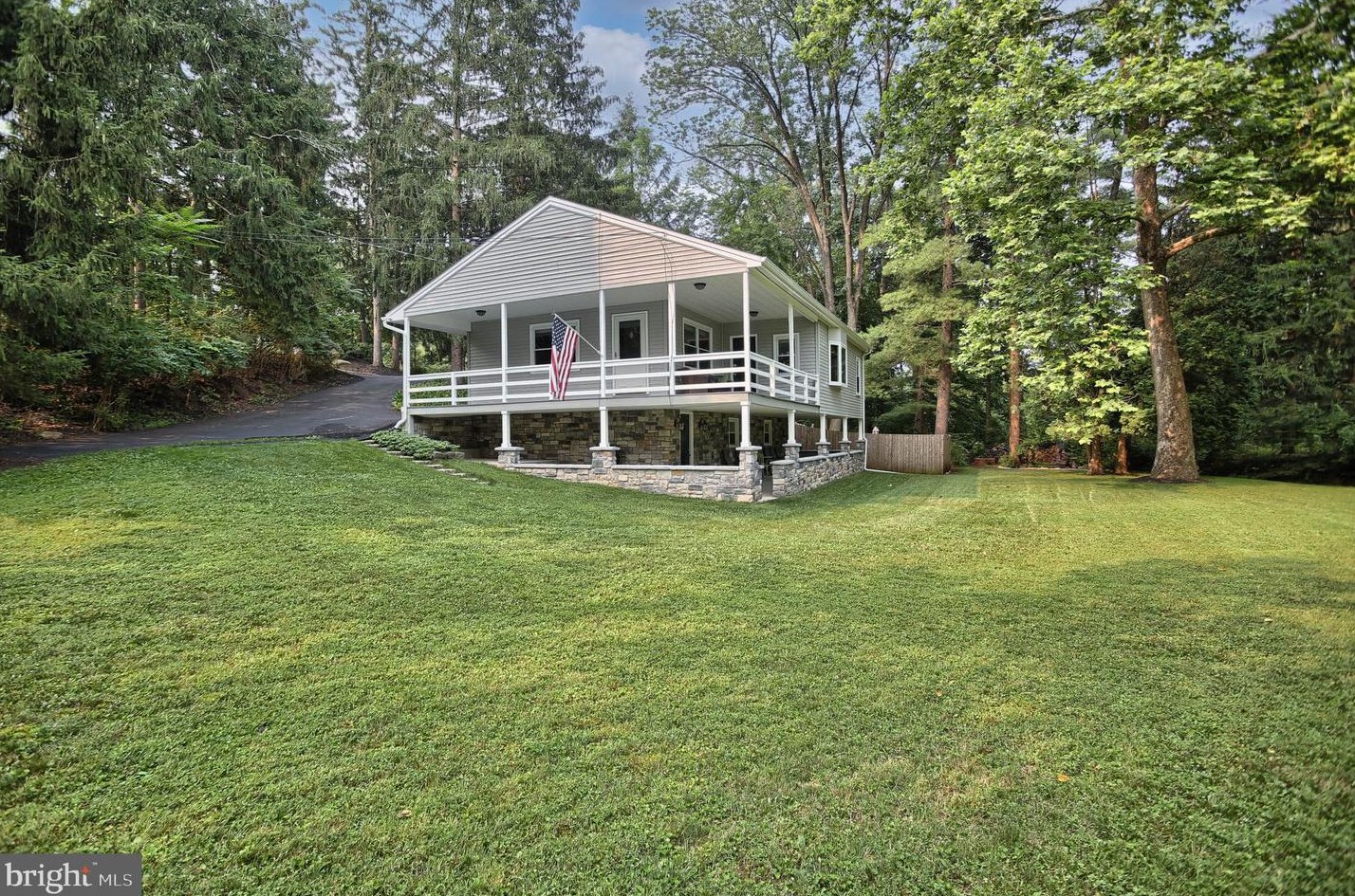 950 Shelbourne Rd, Reading, PA 19606-9770