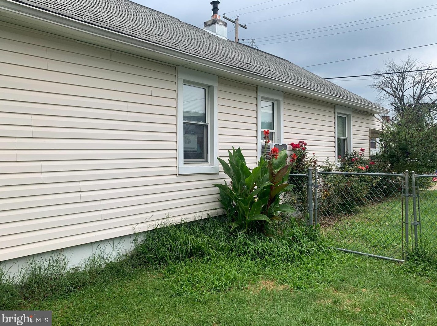 110 Midland Ave, Reading PA  19606-1333 exterior