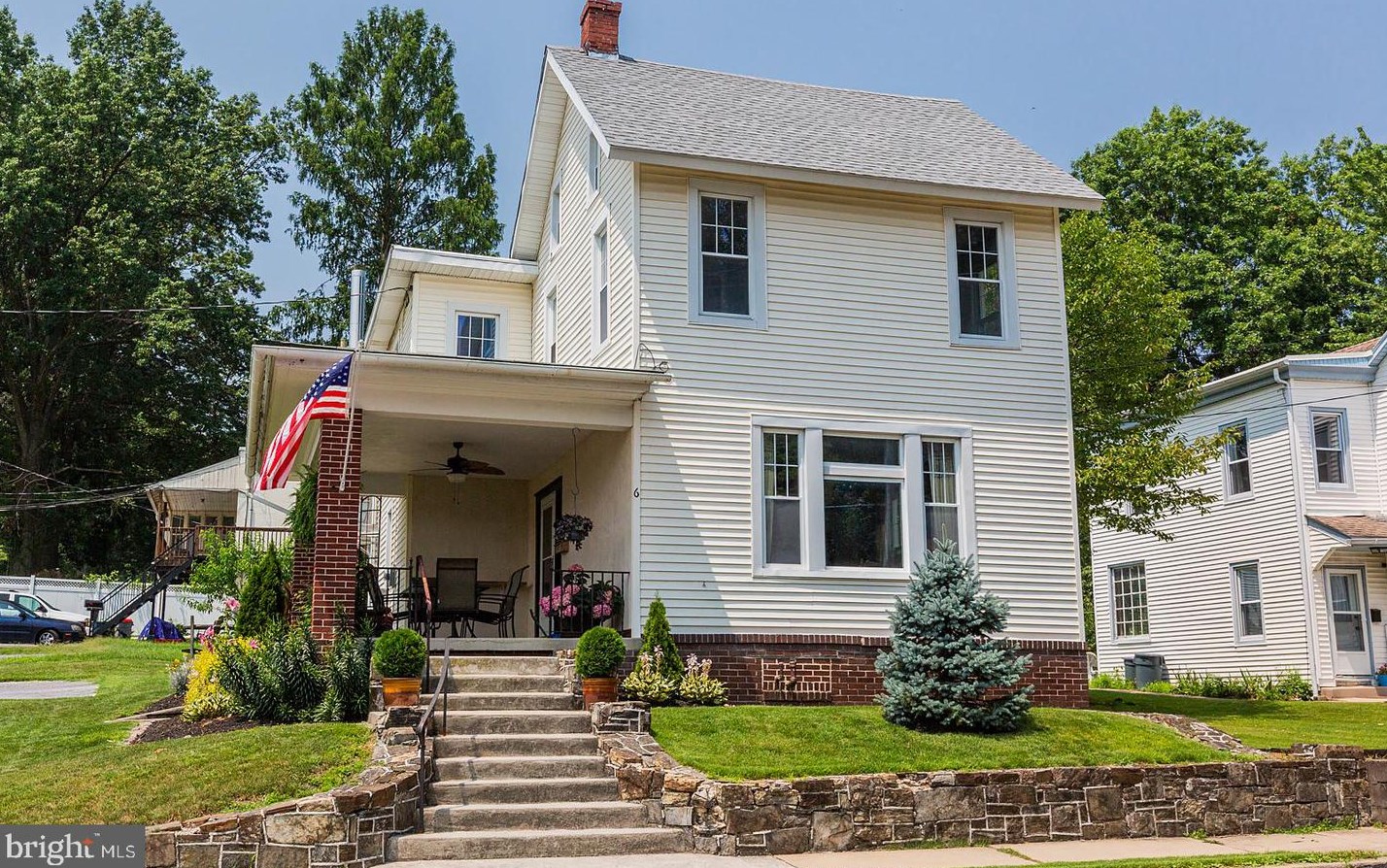 6 Oneil St, Hummels Store, PA 19540-1604
