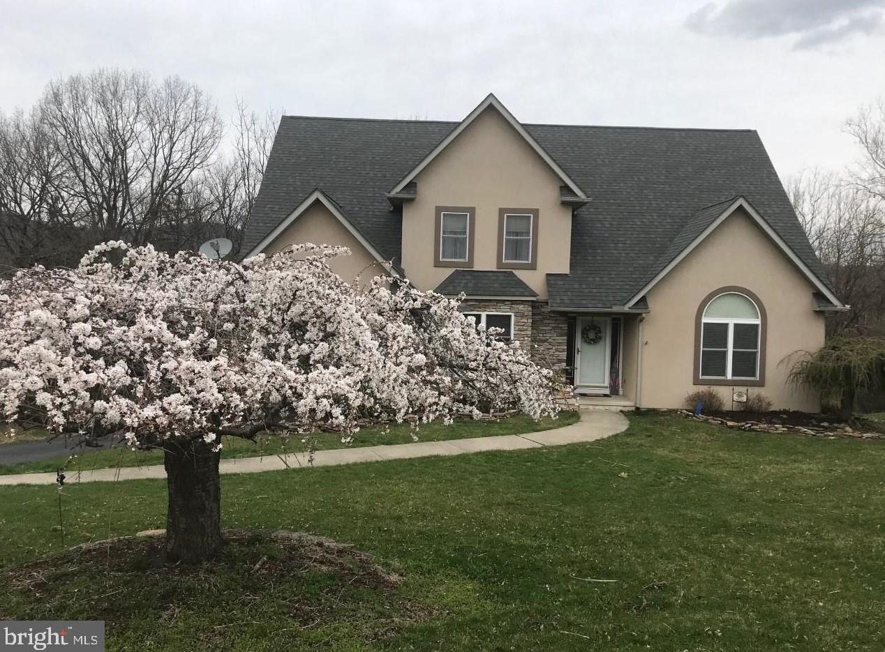 79 Sycamore Dr, Reading, PA 19606-9538