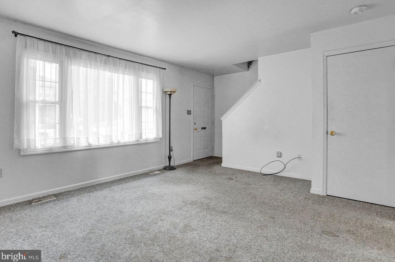 47 Carroll St, Reading, PA 19611-1645