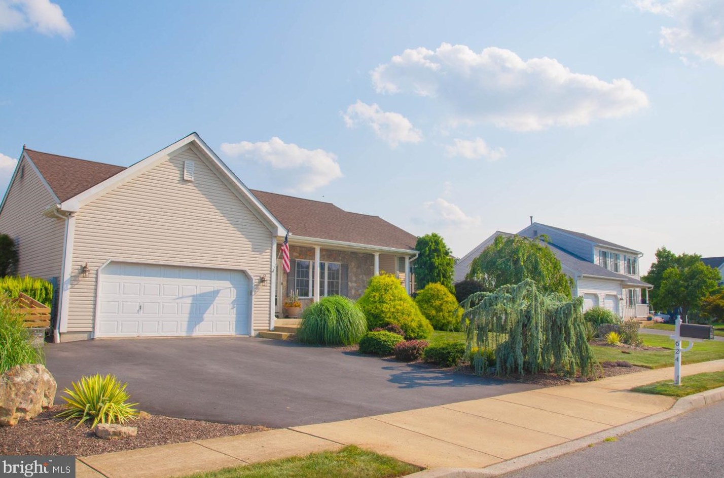 624 Tyler Dr, Reading, PA 19605-1568