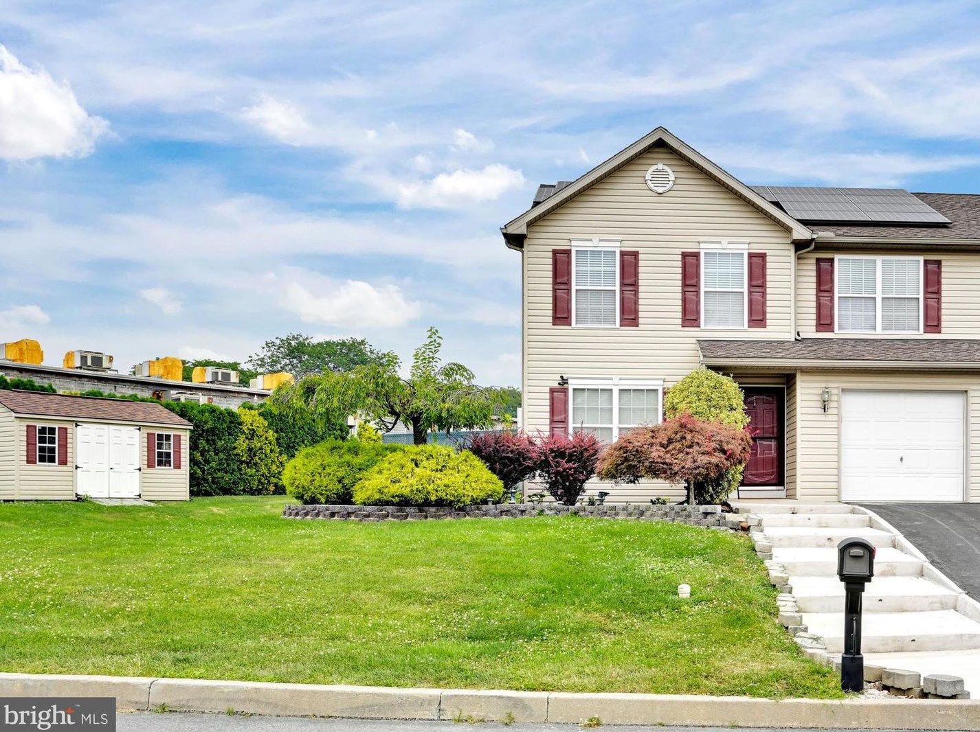 1001 Daisy Dr, Spring Valley, PA 19560