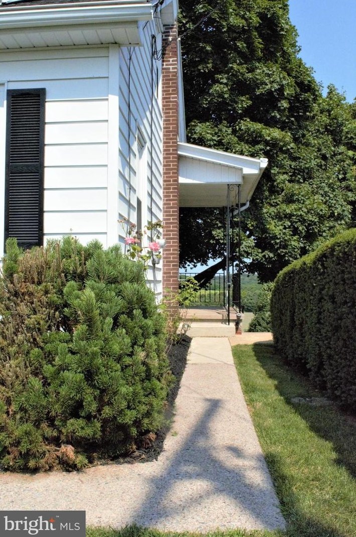 663 N 5th St, Moselem, PA 19526