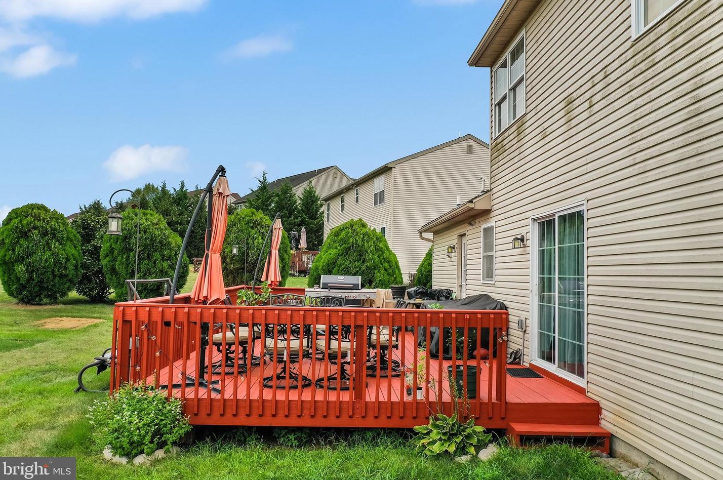 329 Buckhead Ln, Douglassville PA  19518-9628 exterior