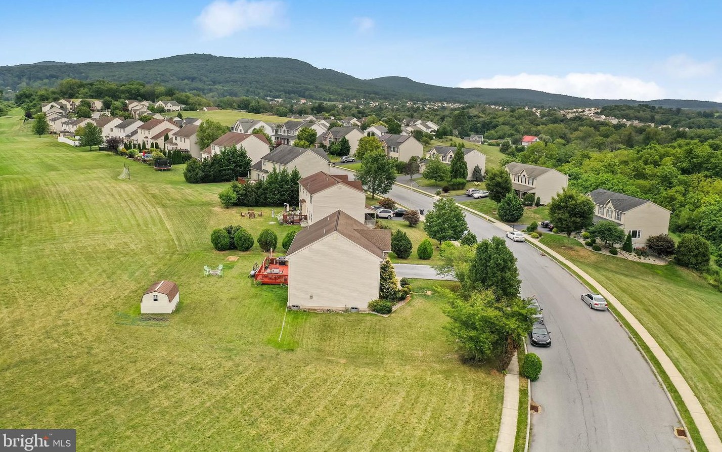 329 Buckhead Ln, Douglassville PA  19518-9628 exterior