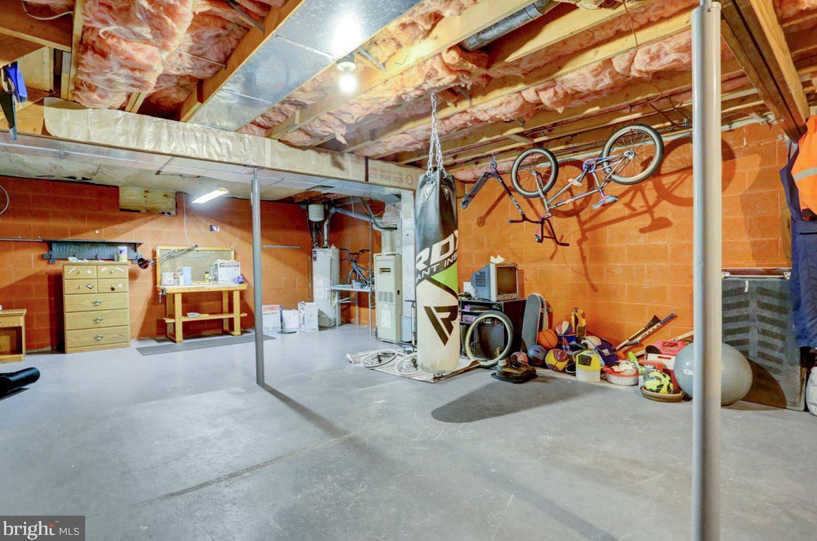 10 Lenape Ln, Douglassville PA  19518-1556 exterior