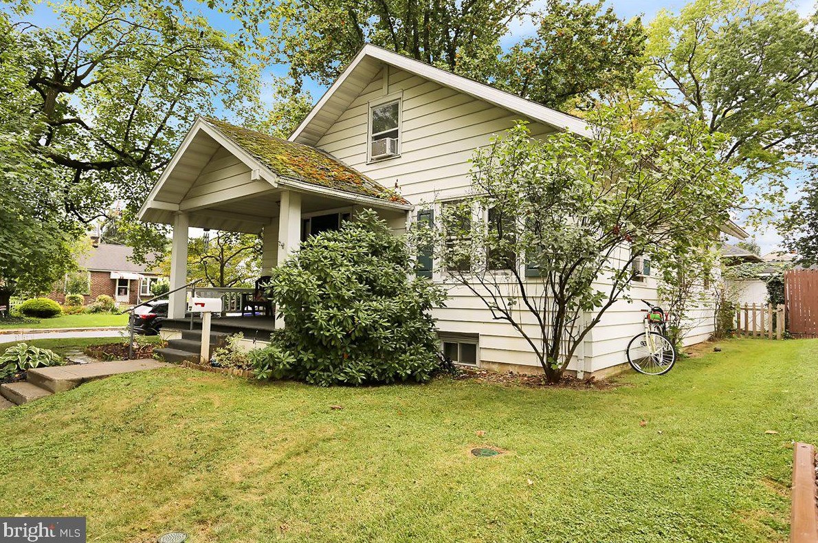 124 Lawn Ave, Reading, PA 19609-2037