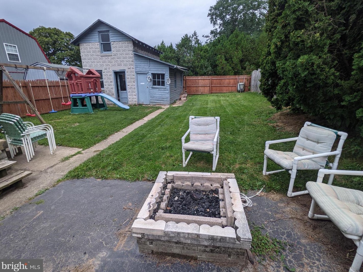 1611 Bennett St, Reading PA  19605-2740 exterior