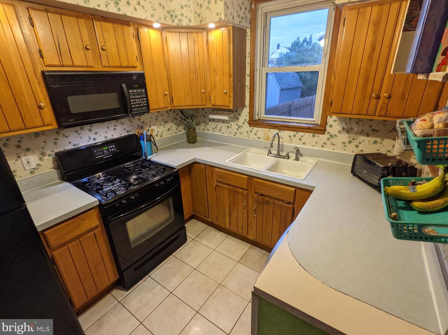 1611 Bennett St, Reading PA  19605-2740 exterior