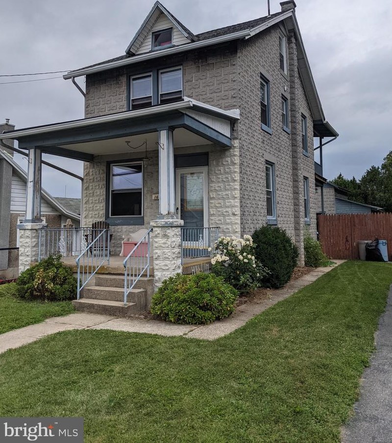 1611 Bennett St, Reading, PA 19605-2740