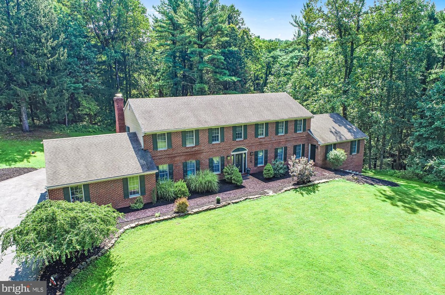 8 Tudor Ct, Hummels Store, PA 19540-8314