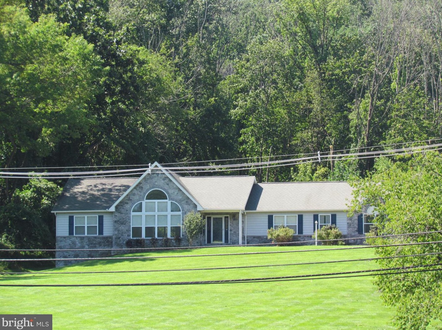 514 Spring Valley Rd, Reading, PA 19604-1016