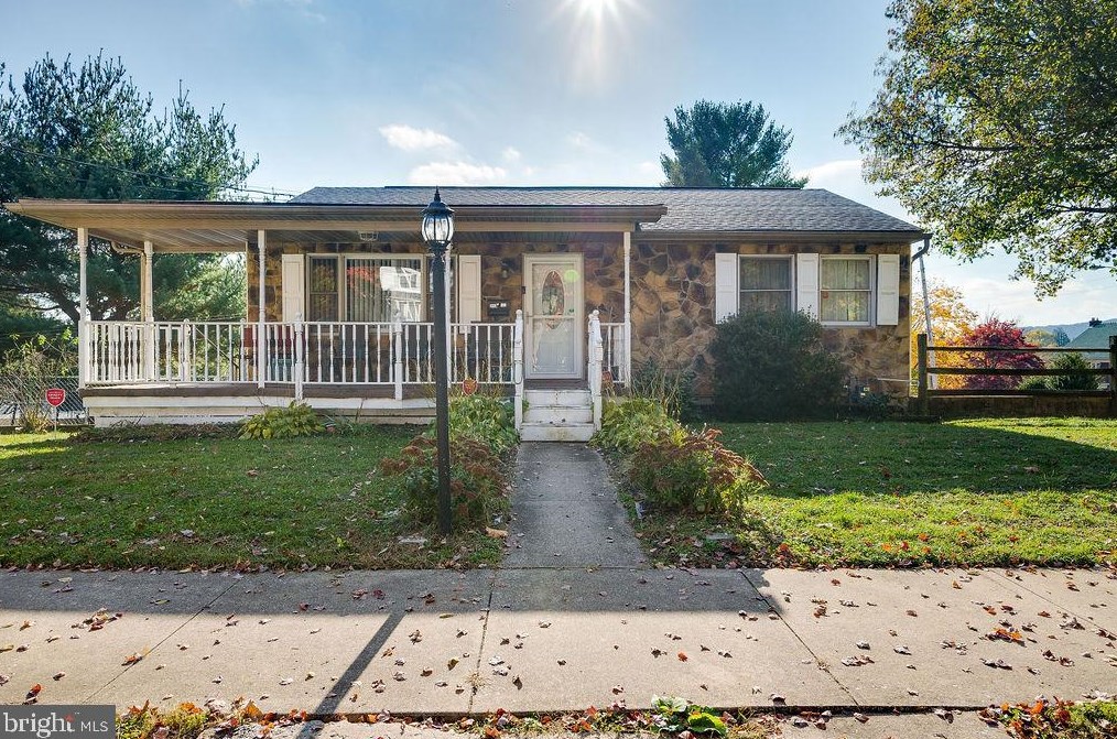 213 Mcclellan St, Reading, PA 19611-1839
