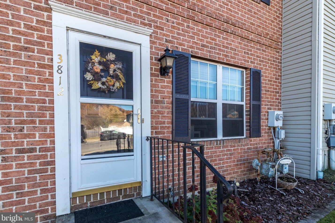 3812 Lynn Ave, Reading, PA 19606-2875