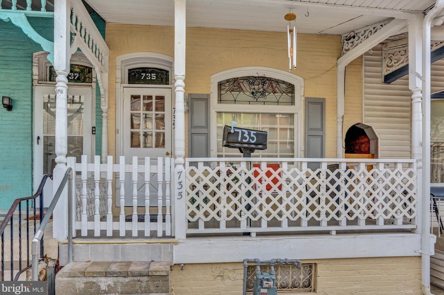 735 Weiser St, Reading, PA 19601-2421