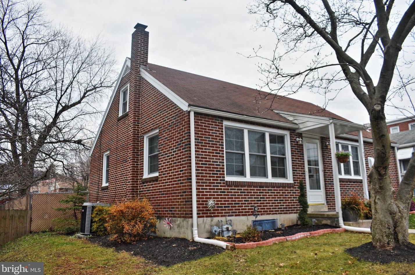 3543 Arlington St, Reading, PA 19605-1821
