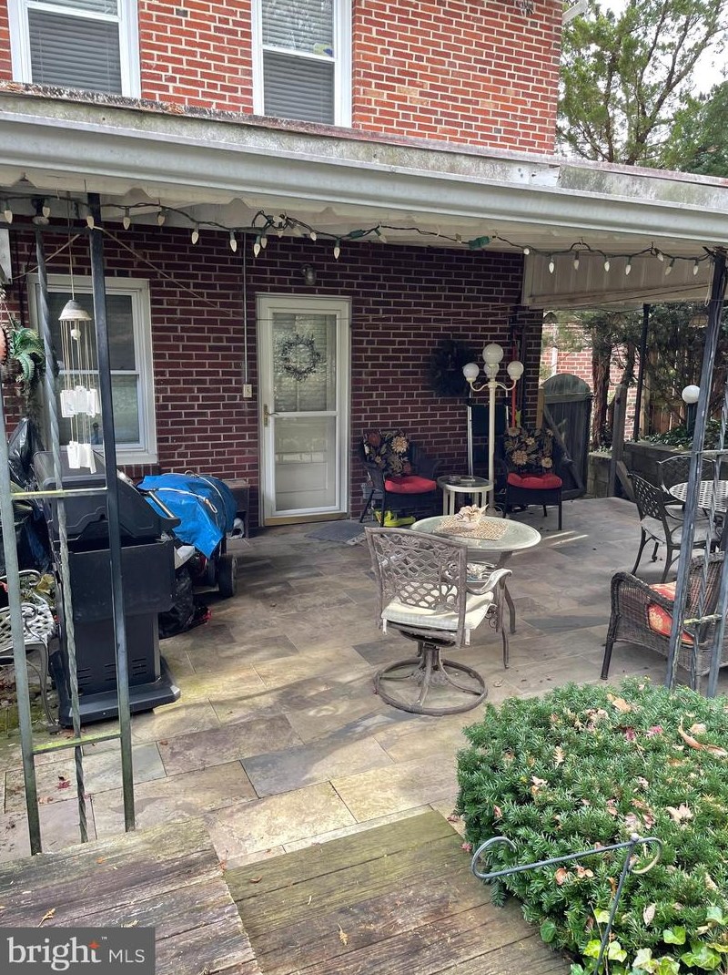 1126 Carsonia Ave, Reading PA  19606-1208 exterior