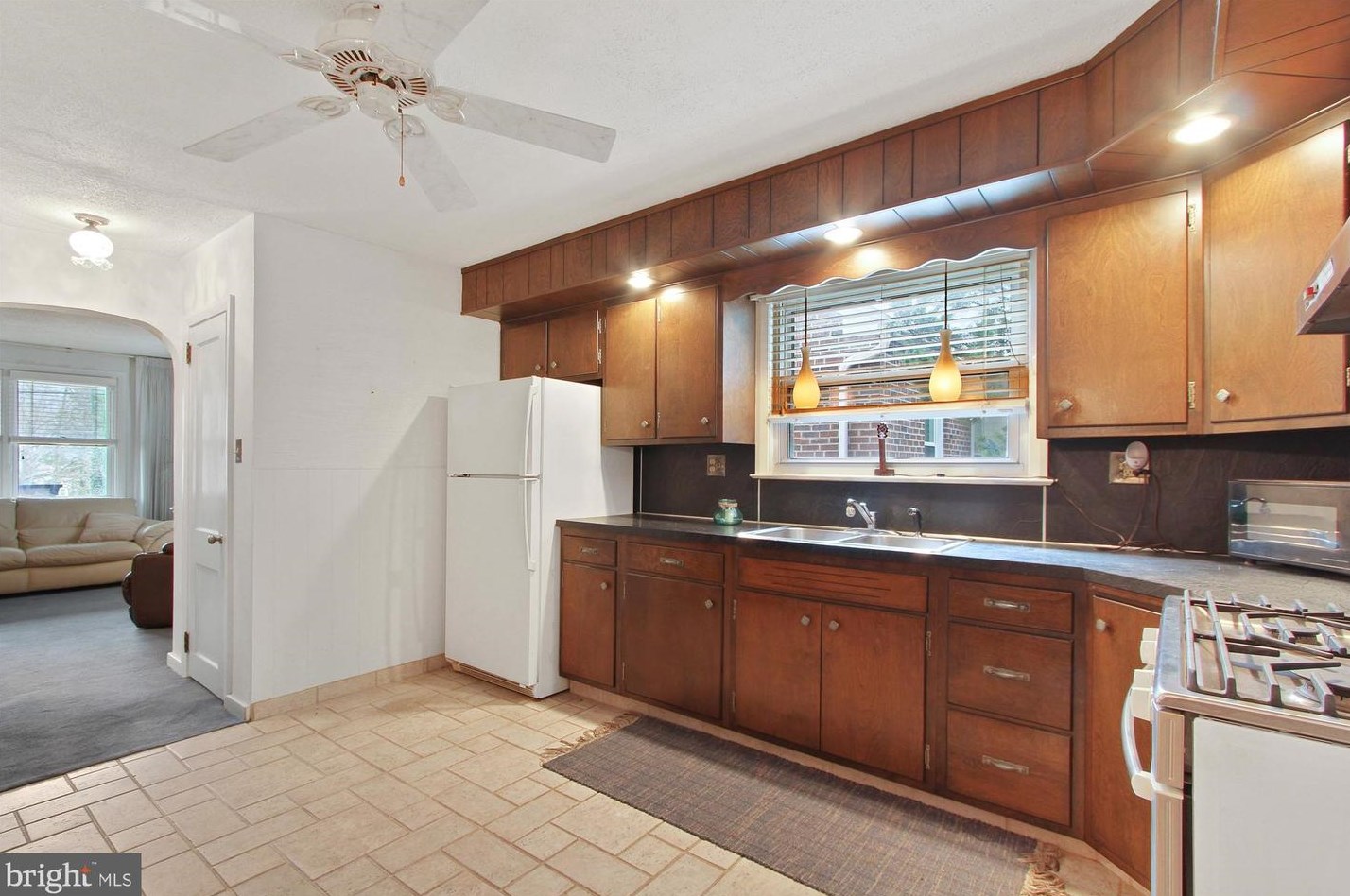 1126 Carsonia Ave, Reading PA  19606-1208 exterior