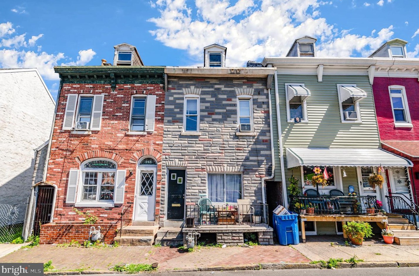 947 Cotton St, Reading, PA 19602-2552