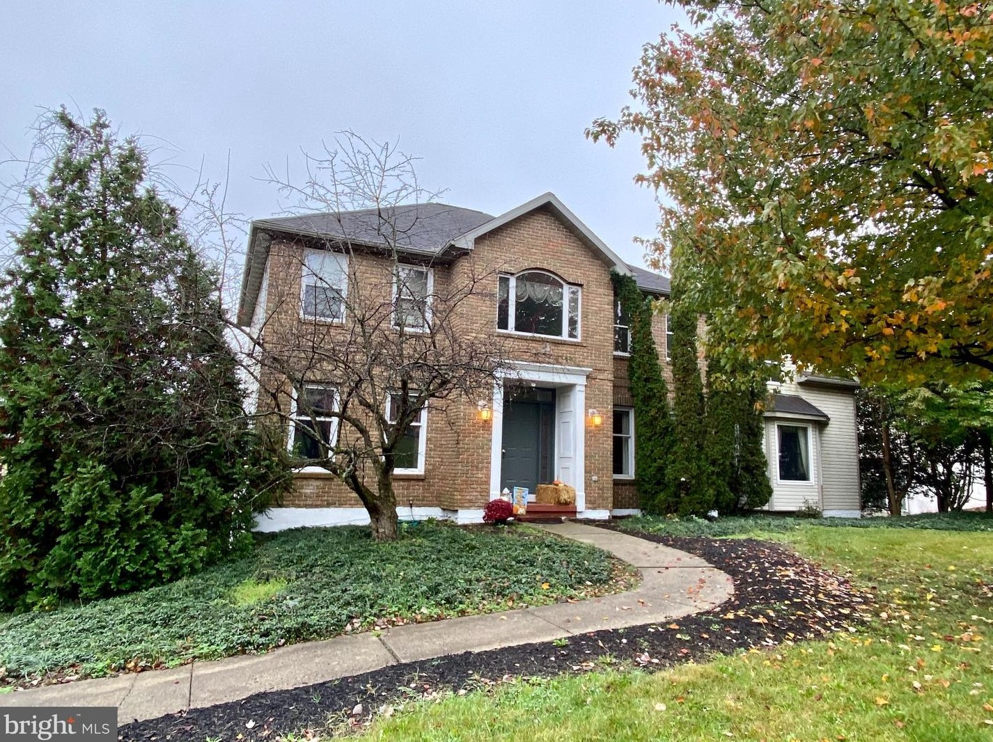 15 Sycamore Dr, Reading, PA 19606-9538