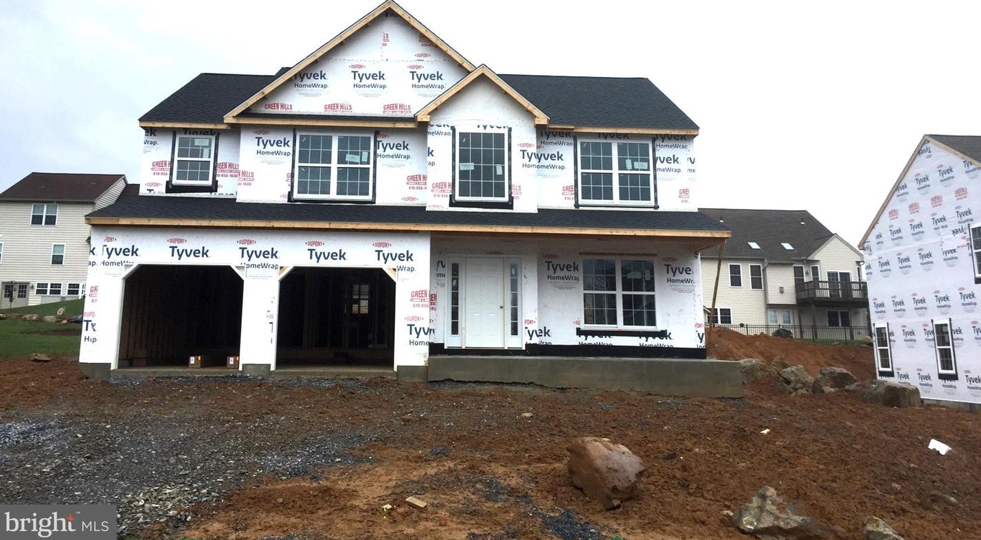 1008 Helm Ln, Reading, PA 19605