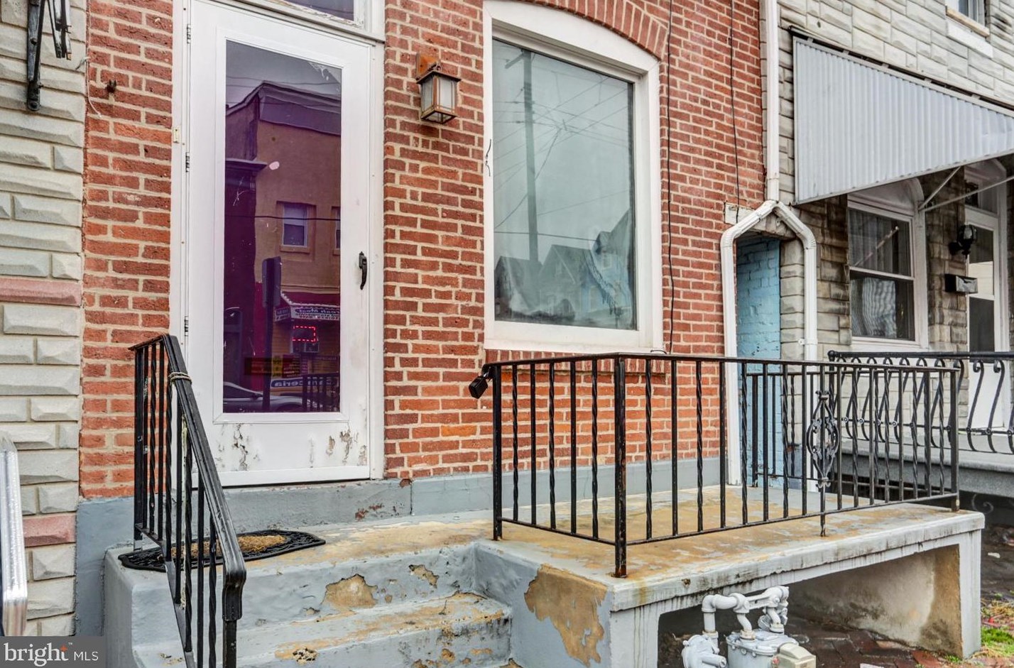 1051 Greenwich St, Reading, PA 19604-2628
