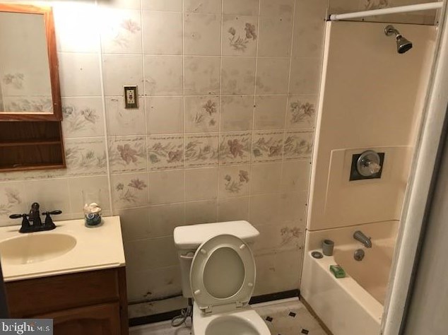 910 9th St, Reading, PA 19604-2310