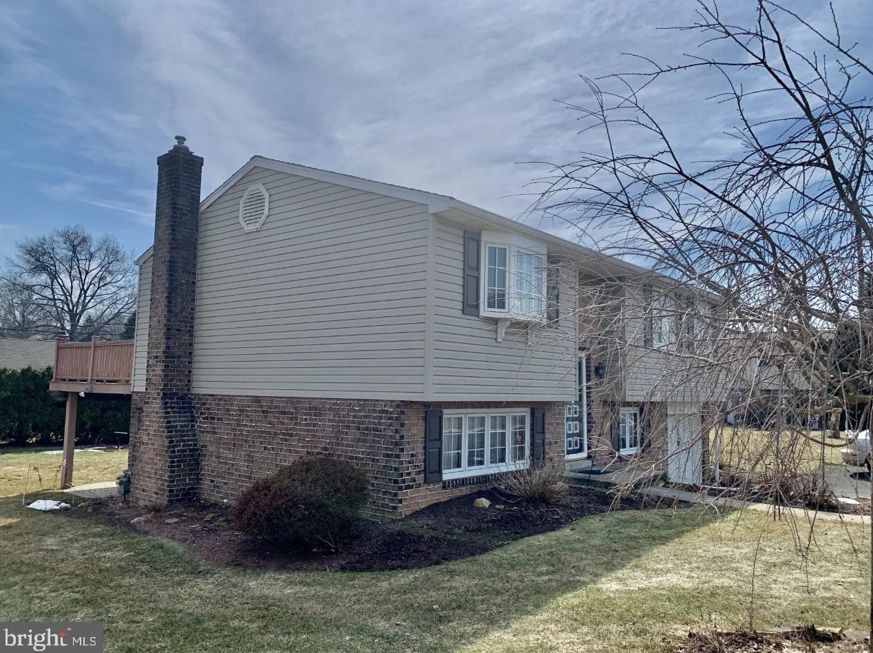 322 Egle Rd, Reading, PA 19601-1138