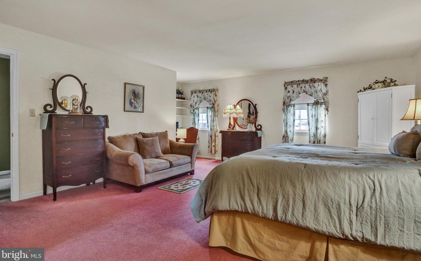 1007 Amity Cir, Reading PA  19605-3257 exterior