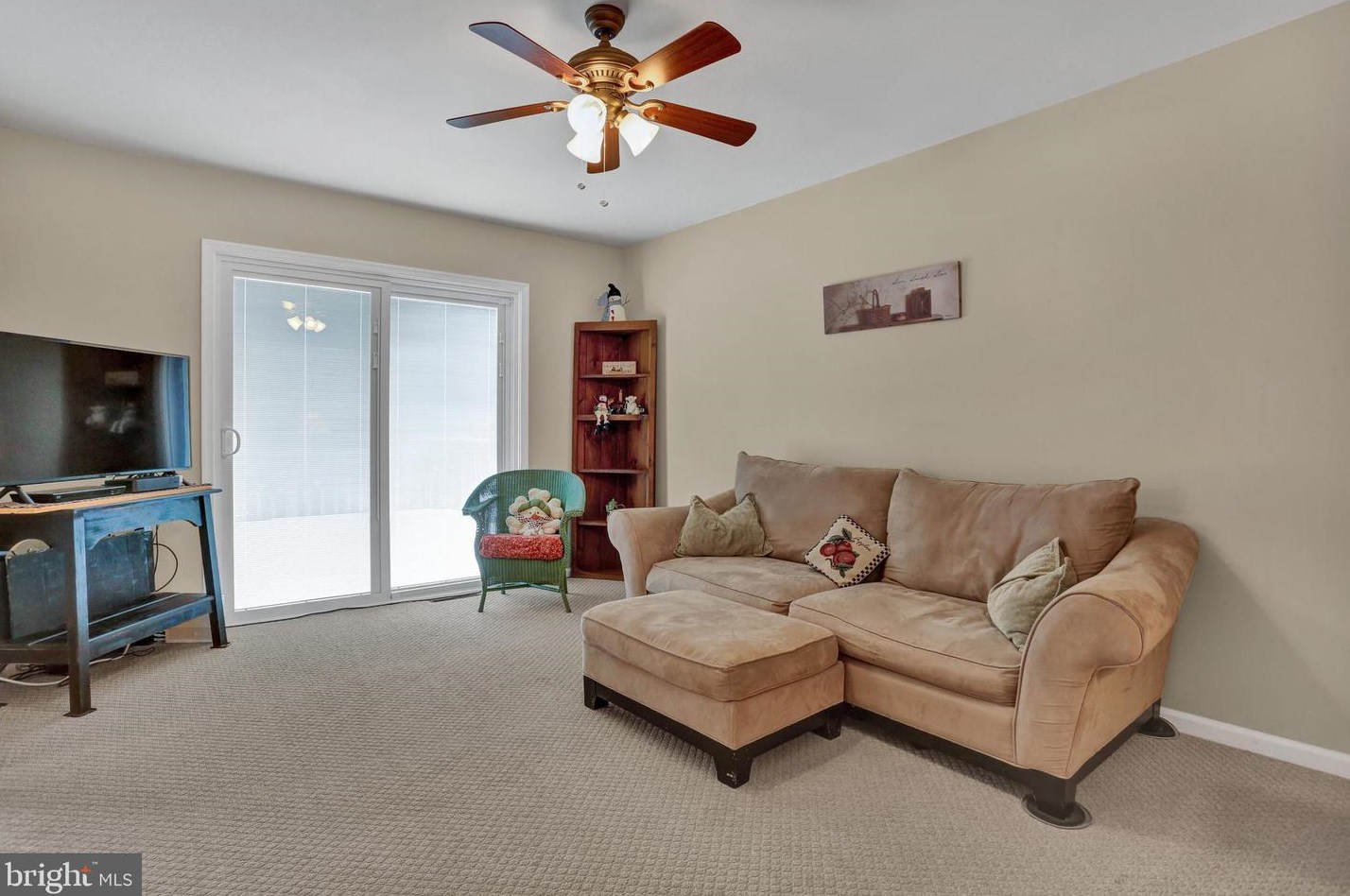 1007 Amity Cir, Reading PA  19605-3257 exterior