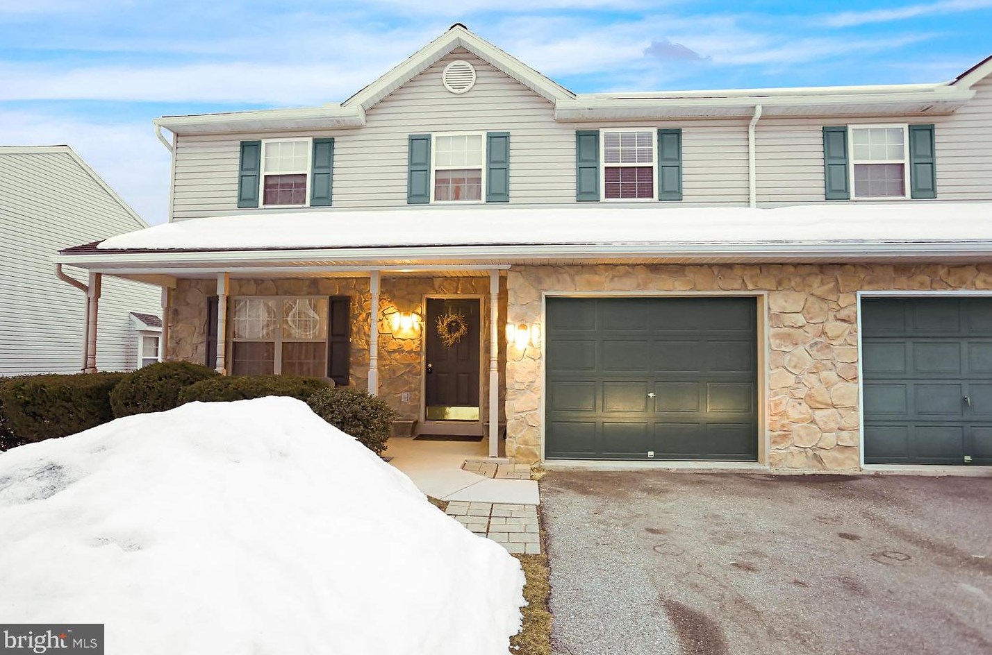 1007 Amity Cir, Reading, PA 19605-3258