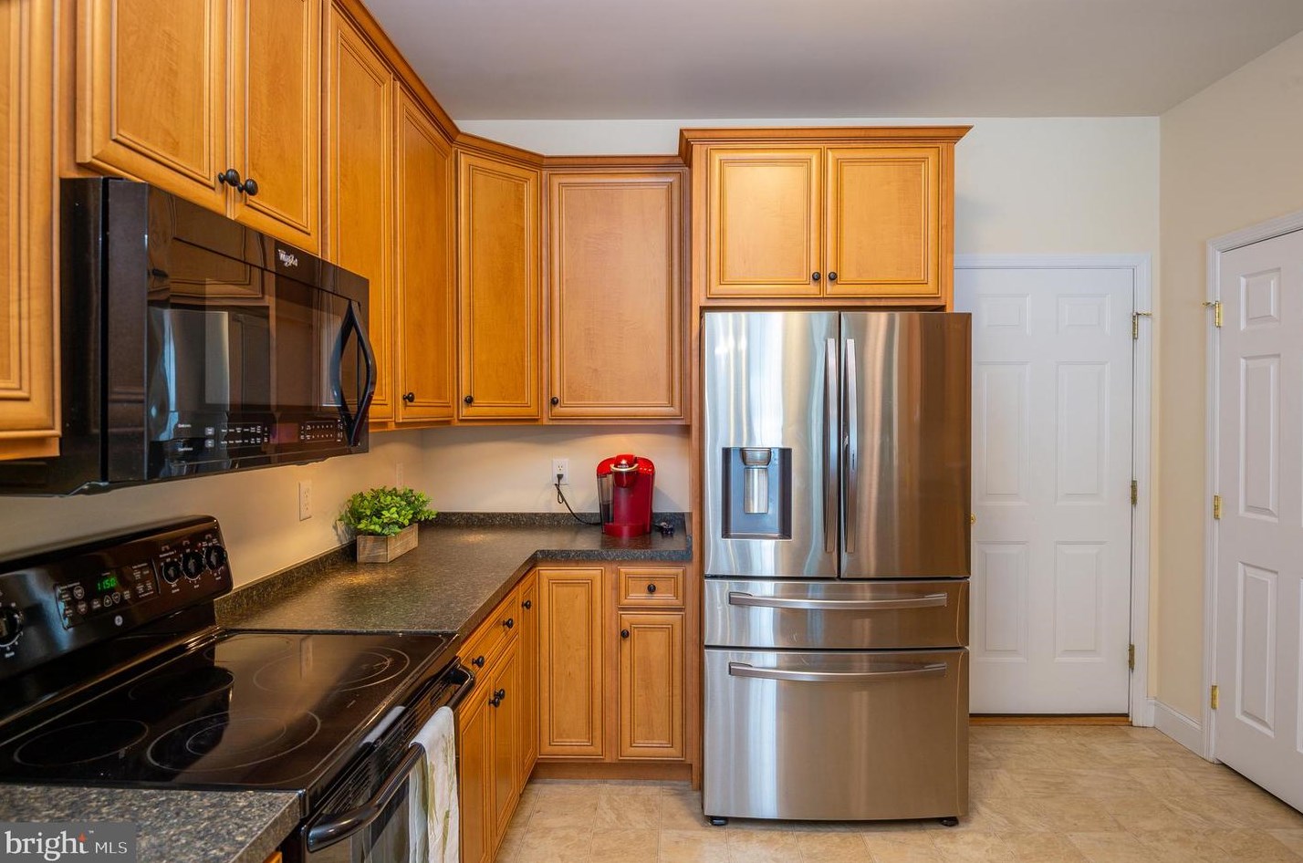 500 Lawn Ave, Reading, PA 19609-2241