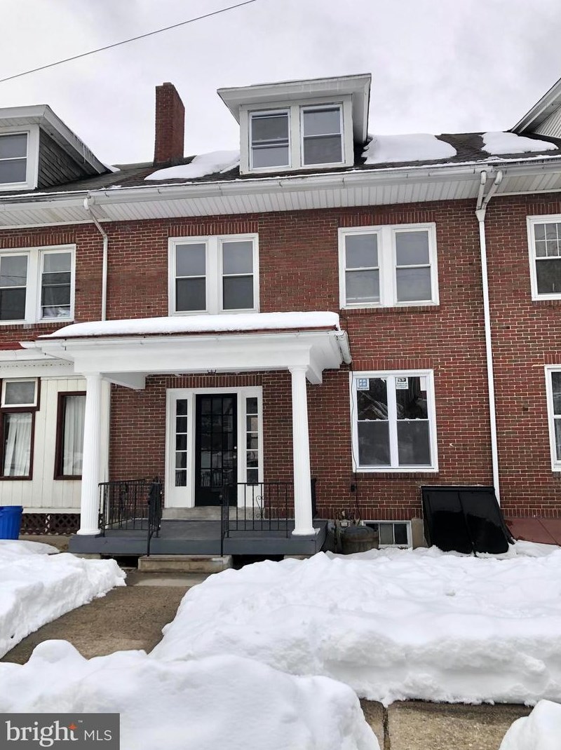 2202 Raymond Ave, Reading, PA 19605-3033