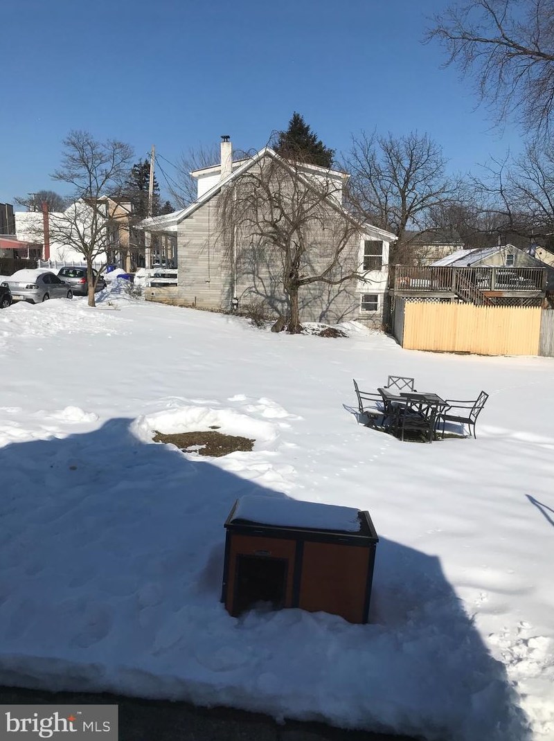 327 Noble St, Reading, PA 19611-1973
