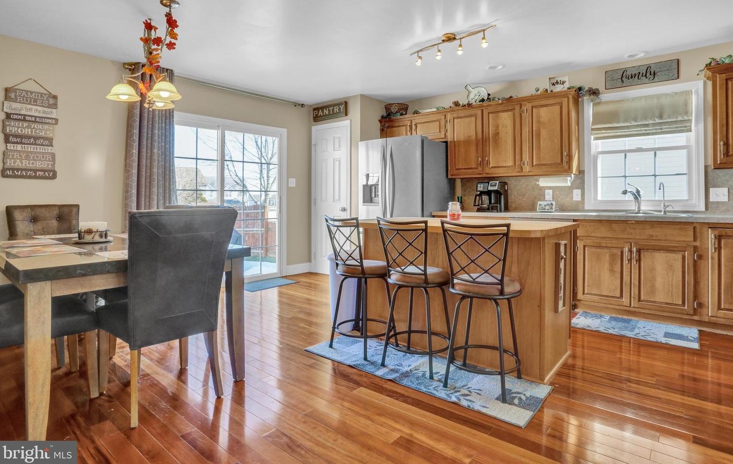 31 Michigan Dr, Reading, PA 19608-1361