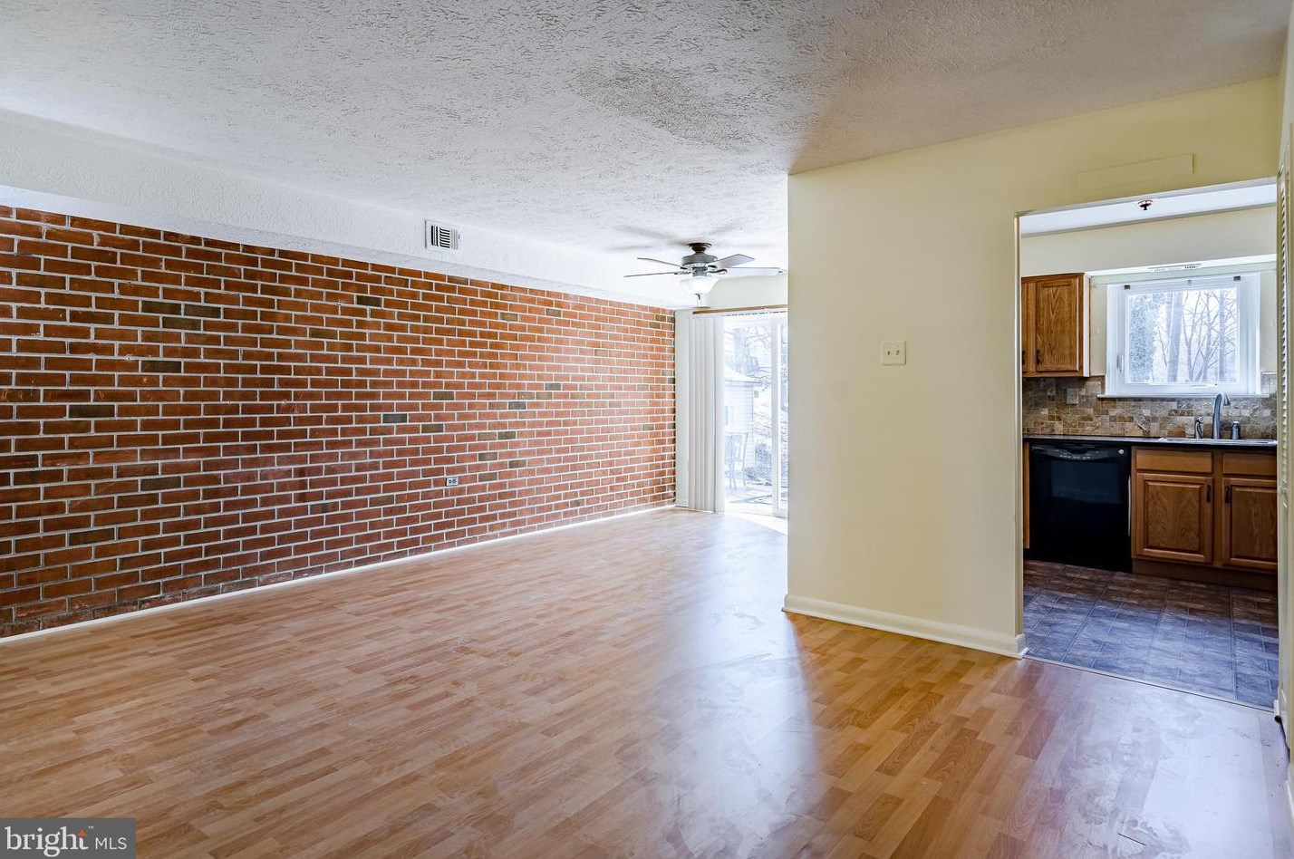 845 Woodchuck Ln, Reading, PA 19606-1151