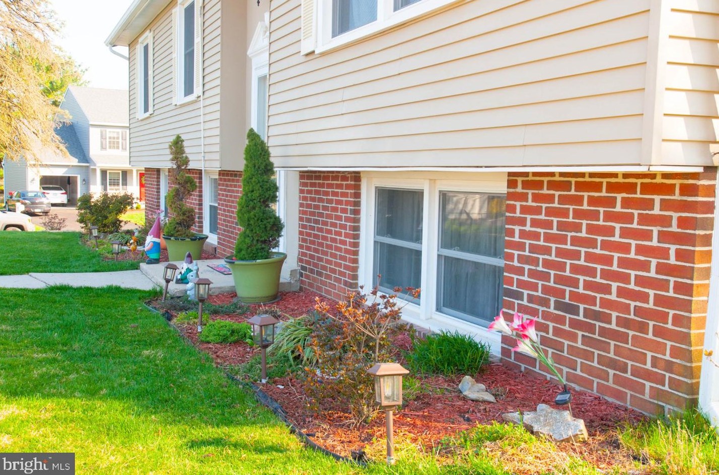 100 Maywood Ave, Reading, PA 19608-9689