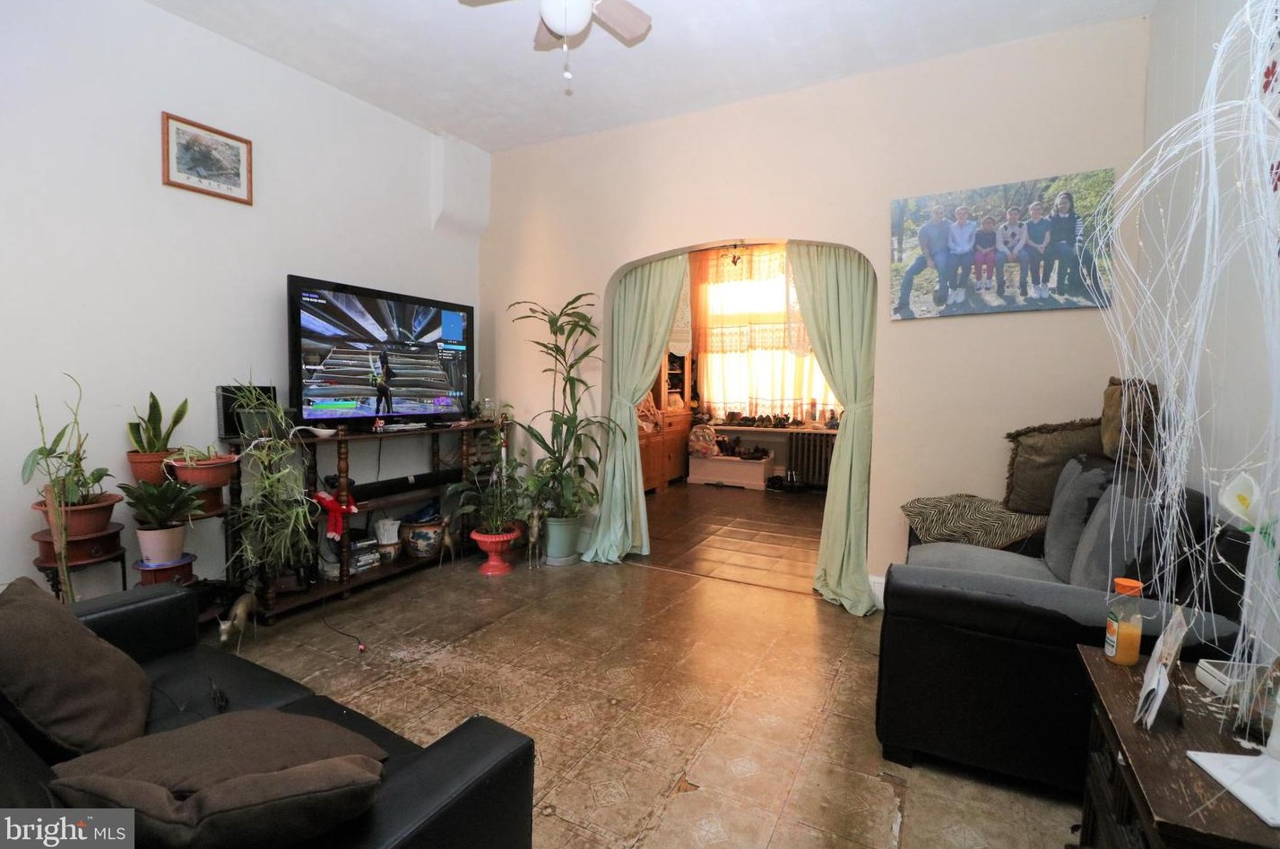 1029 Walnut St, Reading, PA 19601-3743