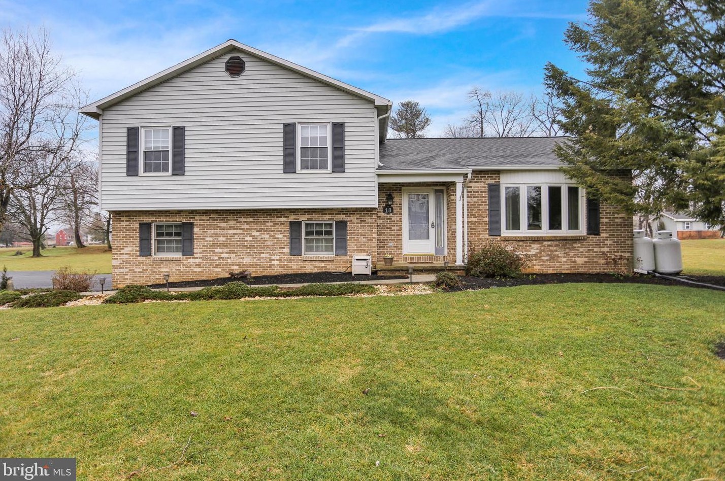 18 Kurt Dr, Mertztown, PA 19539-9121
