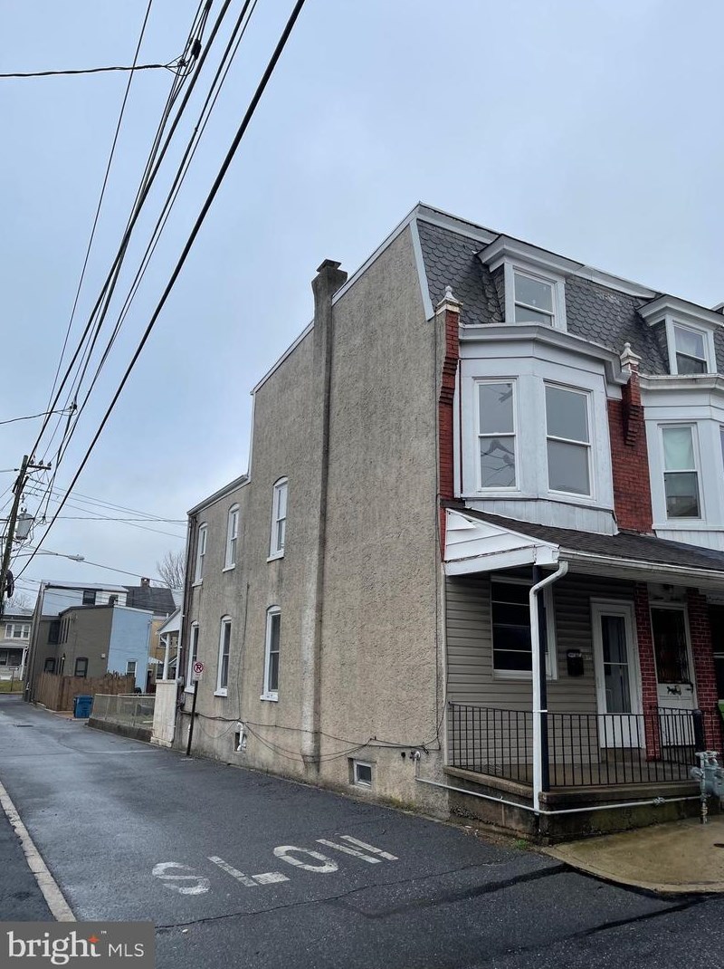 310 Kline St, Reading, PA 19611-1329