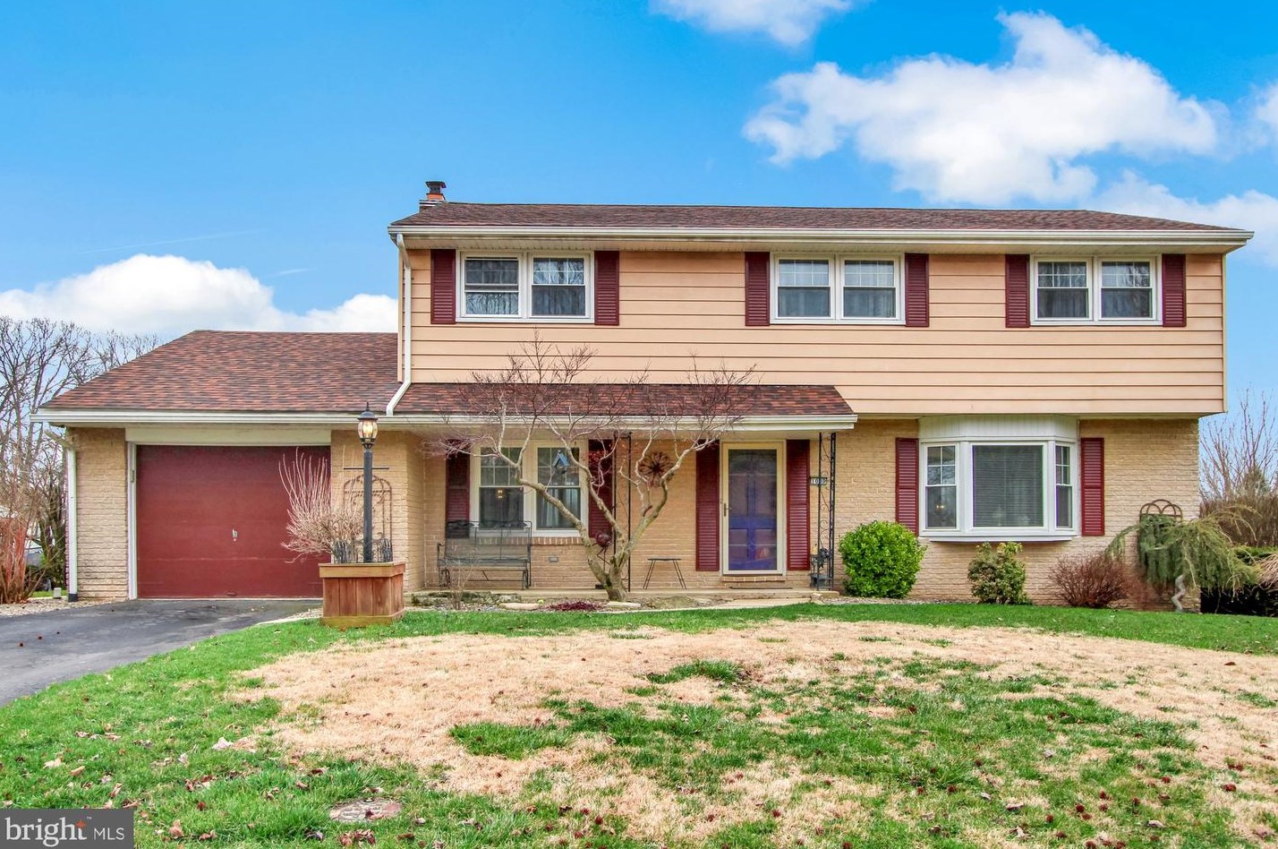 1000 Floret Ave, Reading, PA 19605-1306