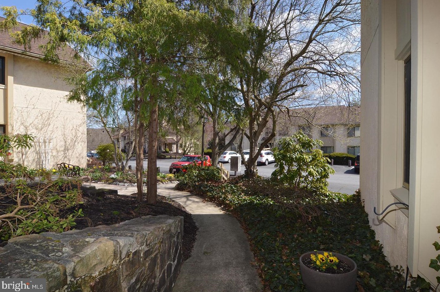 21 Muirfield Dr, Reading PA  19607-3349 exterior