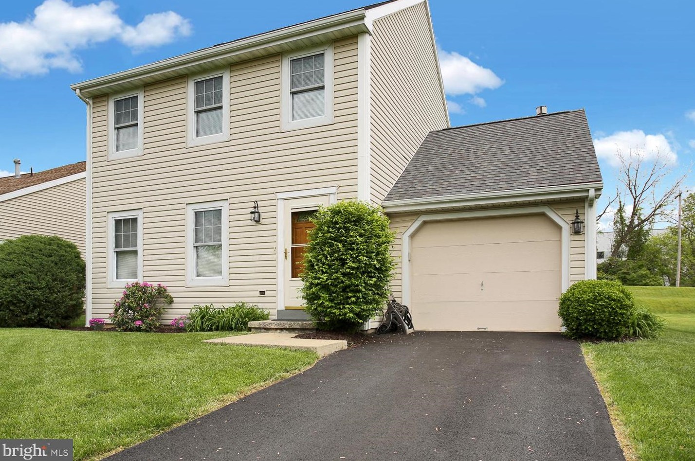 3607 Willingham Ave, Reading, PA 19605-1157
